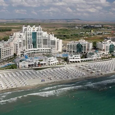 Sunset Resort Pomorie Apartment